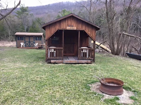 exterior of cindy bear™ rustic cabin