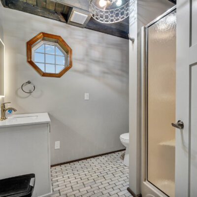 blue house - bathroom2