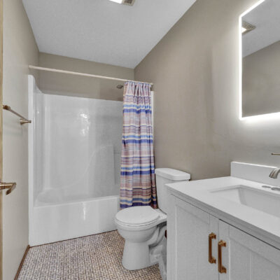 blue house - bathroon