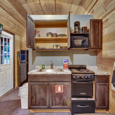 creekside cabins - kitchen