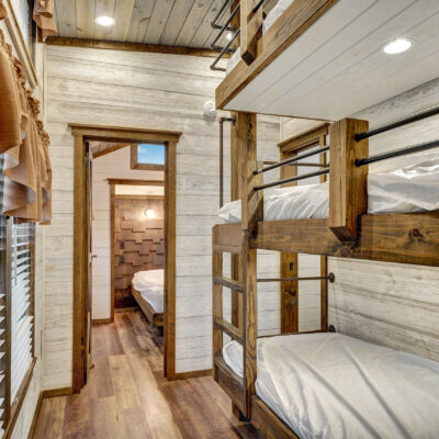premium lakeside cabins - bunk room