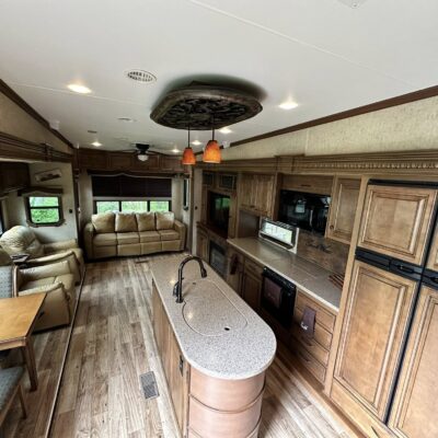 Landmark Renta Camper at Jellystone Park™ at Babcock Hollow