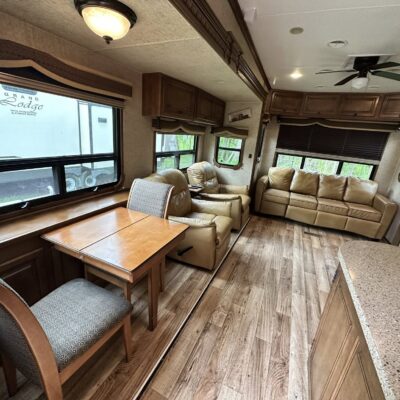Landmark Renta Camper at Jellystone Park™ at Babcock Hollow